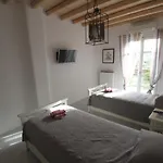Villa Elena Ornósz
